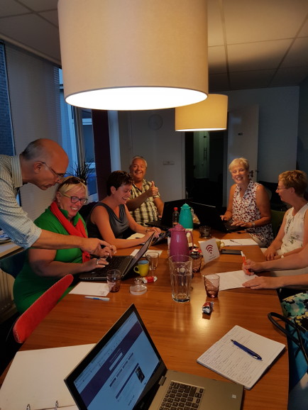 Vandaag weer samen de nieuwe website vullen voor maatschappelijke organisaties in Limburg